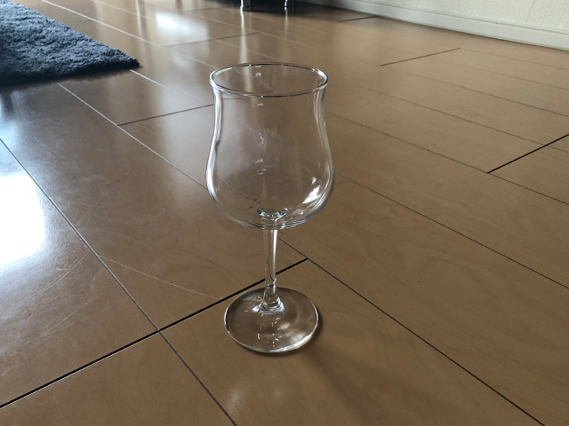 ワイングラスの写真